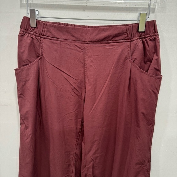 Mountain Hardwear Capri Pants Red Hiking Camping Outdoor Gorpcore Medium - Picture 3 of 8
